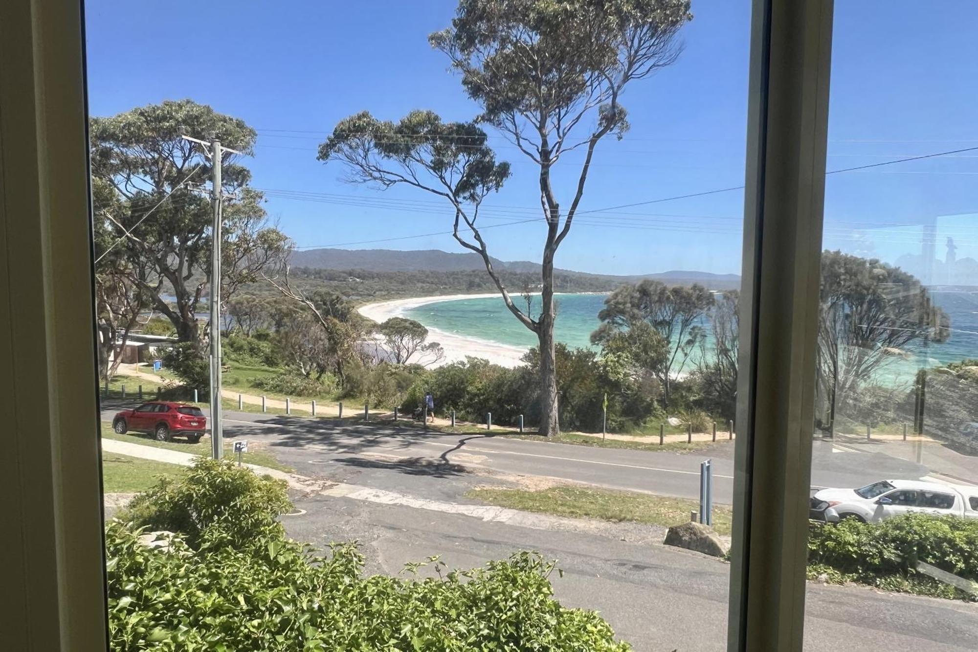 Binalong Beach Cottage Beachfront At Bay Of Fires Next To Restaurant Binalong Bay المظهر الخارجي الصورة