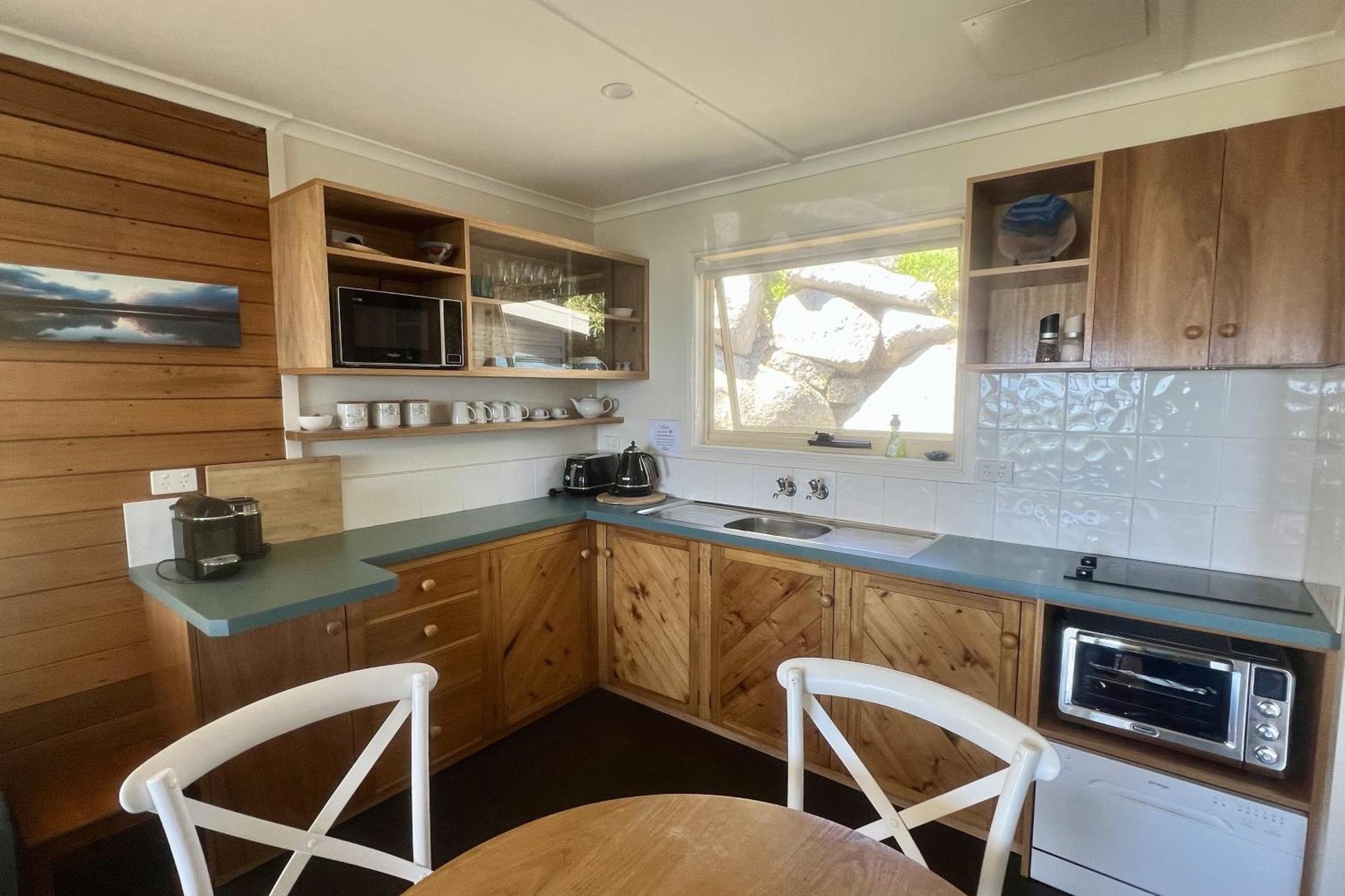 Binalong Beach Cottage Beachfront At Bay Of Fires Next To Restaurant Binalong Bay المظهر الخارجي الصورة